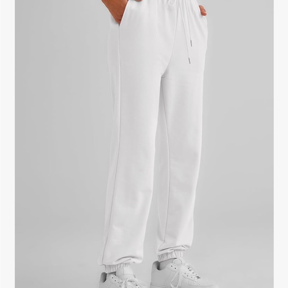 Like New Women's Cinch Bottom Athletic Joggers with Pockets - Picture 2 of 6